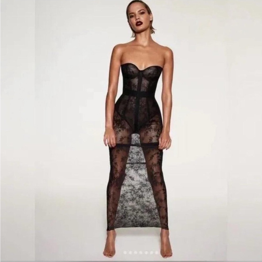 SKIMS *NWT ULTRA FINE LACE STRAPLESS CORSET LONG DRESS | COLOR: ONYX | SIZE: L